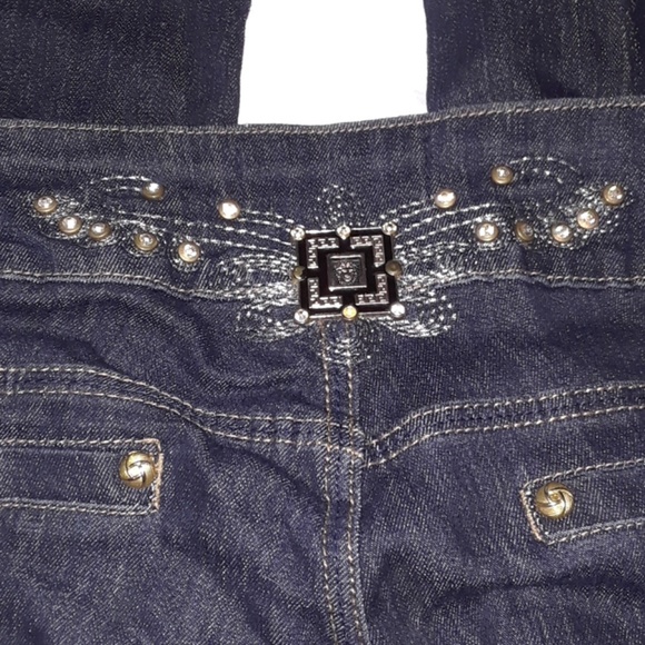 Dark Denim Jeans with jewels on the backside - Picture 3 of 4